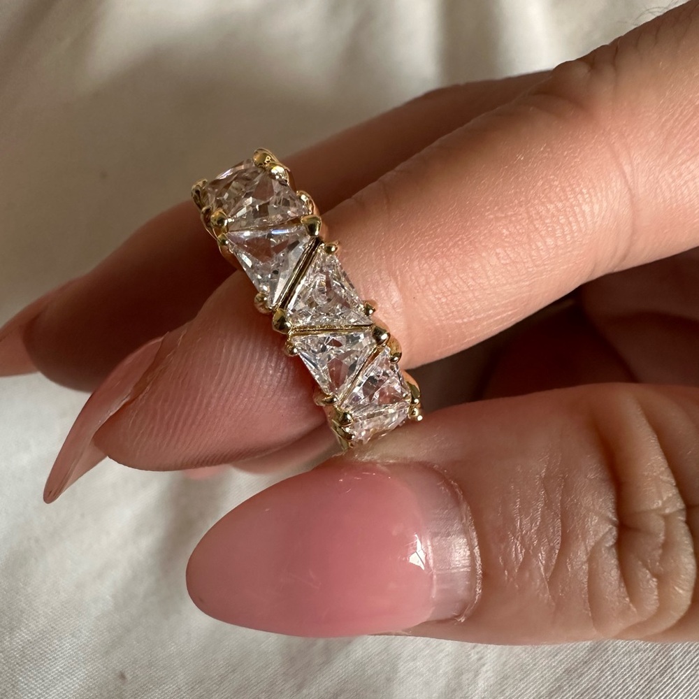 Elegant Gold Women's Eternity Ring Band